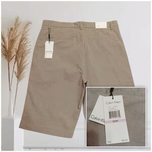 Calvin Klein Men's Size 32 Flat Front Beige Striped Lightweight Shorts